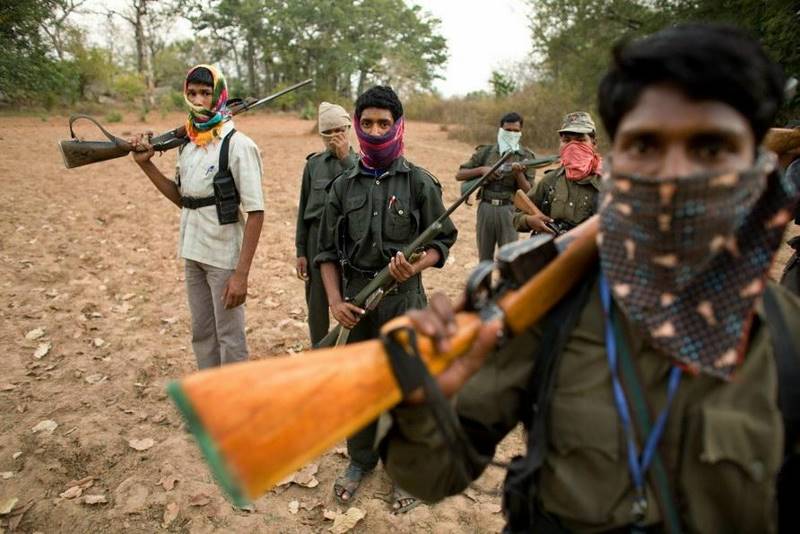 mustafa-quraishi_maoists-08