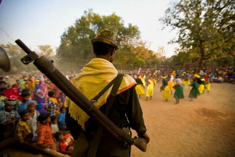 mustafa-quraishi_maoists-09