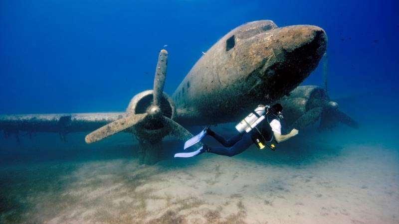 wrecked-underwater-19